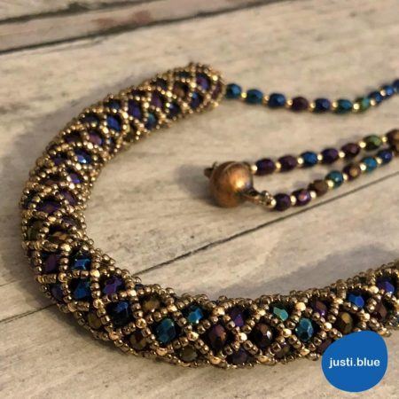 Tubular netting stitch in blue gold necklace